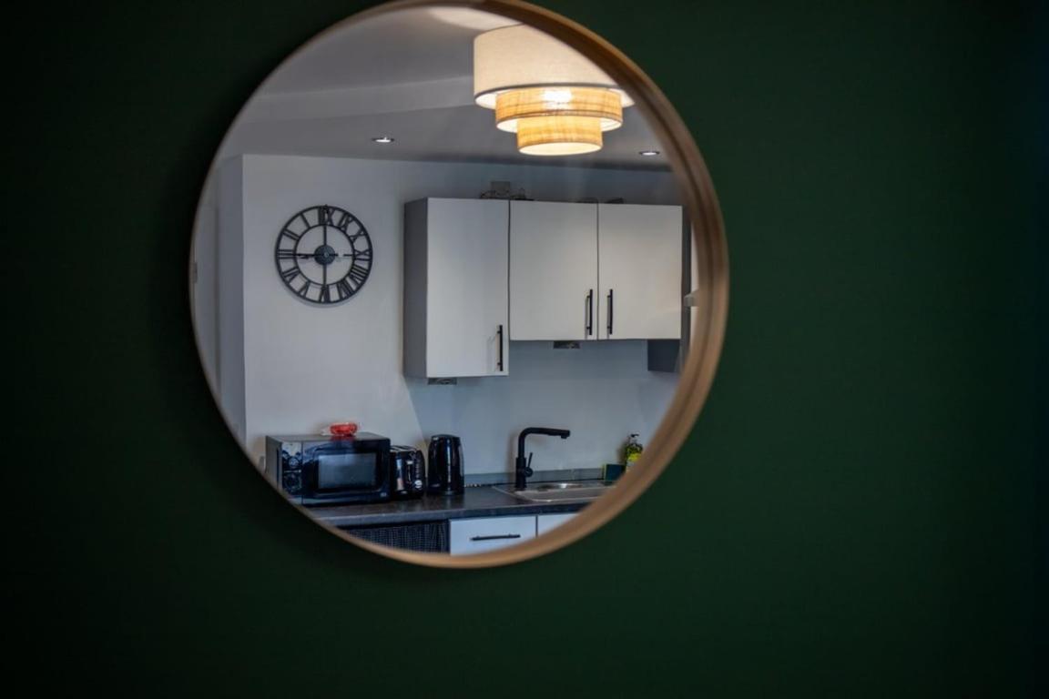 Modern 2-Bed Apartment In Leeds City Centre Exterior photo